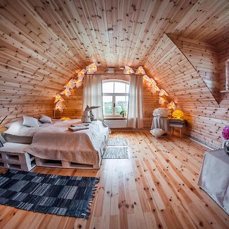 Handmade Latgola - Vairak Ka Vienkarsi "Naktsmitne" Līvāni Buitenkant foto