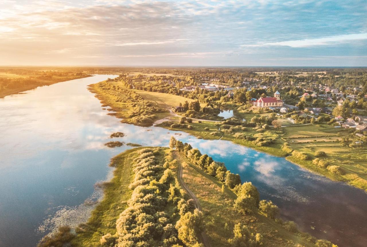 Handmade Latgola - Vairak Ka Vienkarsi "Naktsmitne" Līvāni Buitenkant foto
