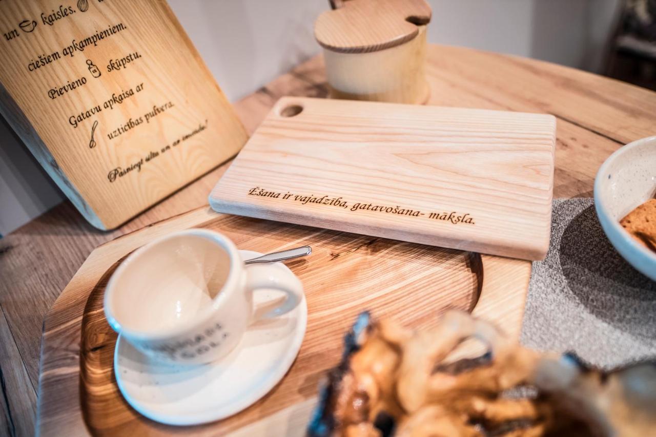 Handmade Latgola - Vairak Ka Vienkarsi "Naktsmitne" Līvāni Buitenkant foto